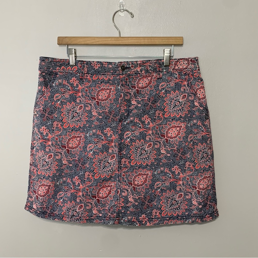 Croft & Barrow Paisley Classic Fit Twill Skort Red Navy Blue Casual Size 16